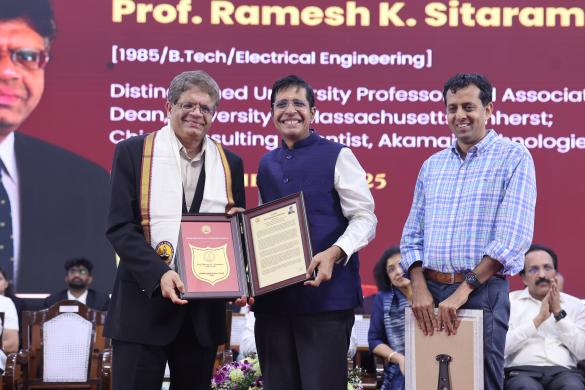 Ramesh Sitaraman receives Distinguished Alumnus Award from IIT Madras